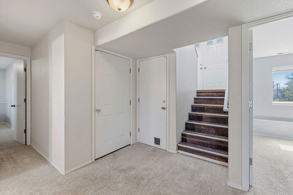 2979 NE Sugarpine