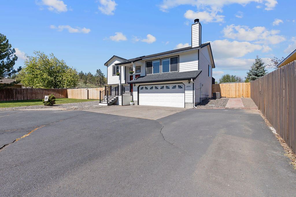 2979 NE Sugarpine