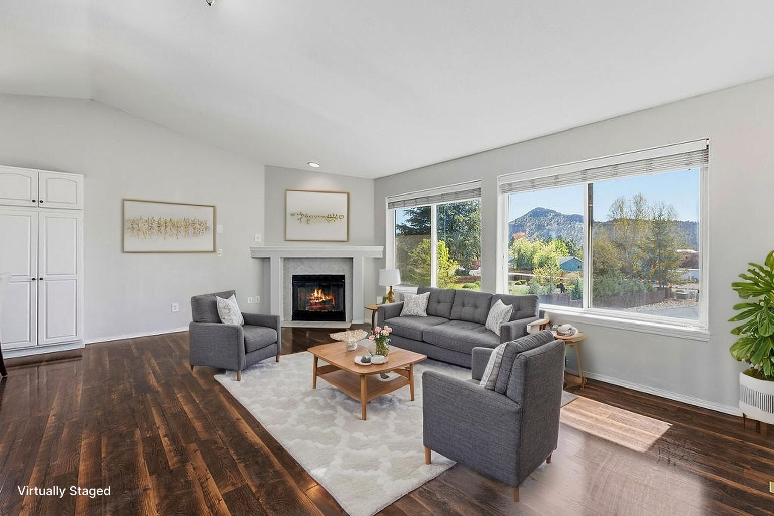 2979 NE Sugarpine