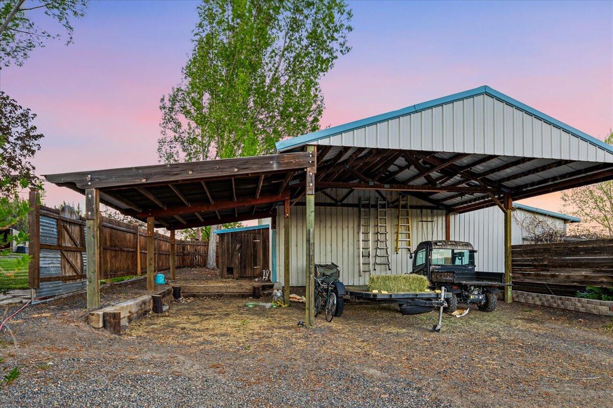 1176 NE Barnes Road