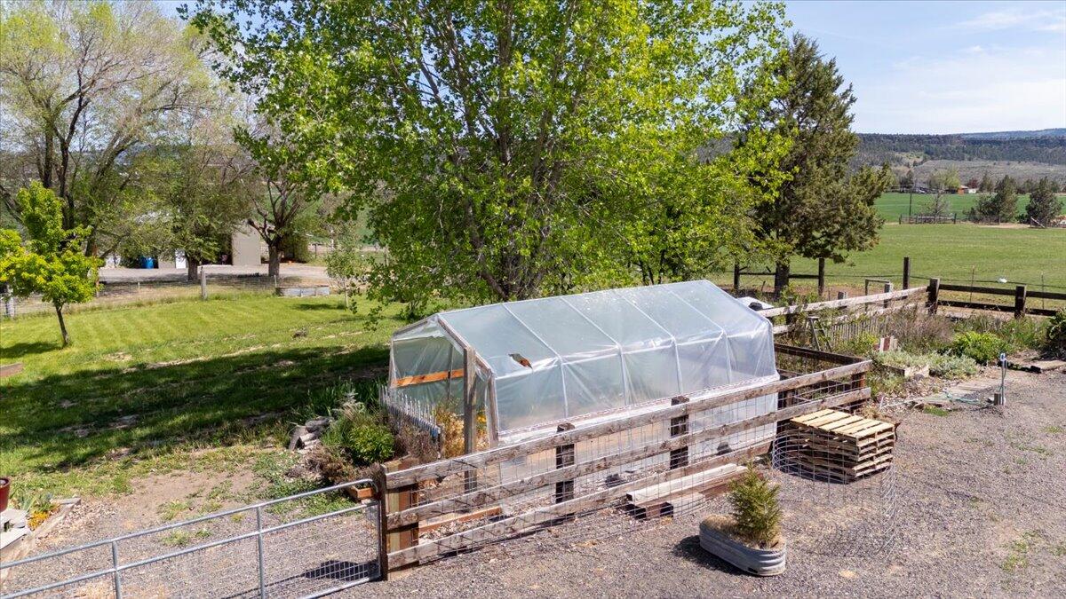 1176 NE Barnes Road