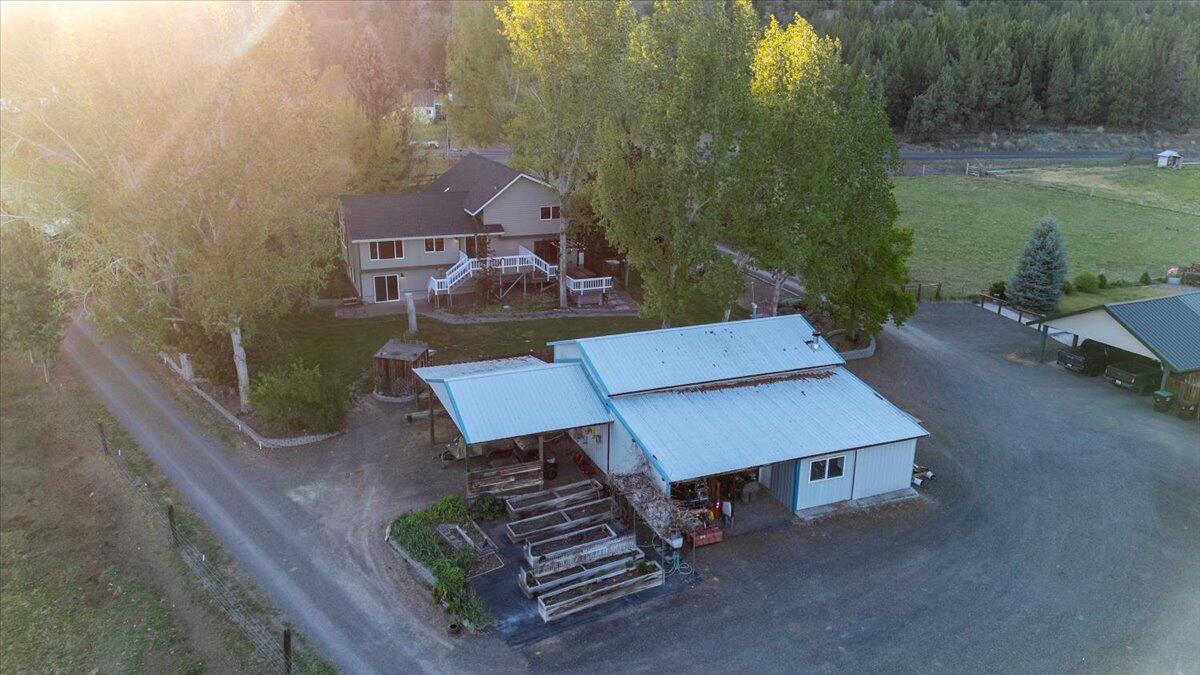 1176 NE Barnes Road