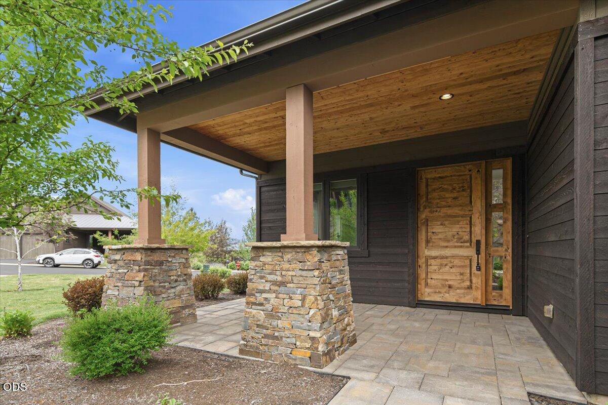 61333 Kindle Rock Loop