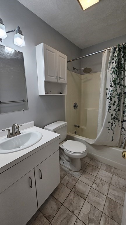 73 River St # 4B