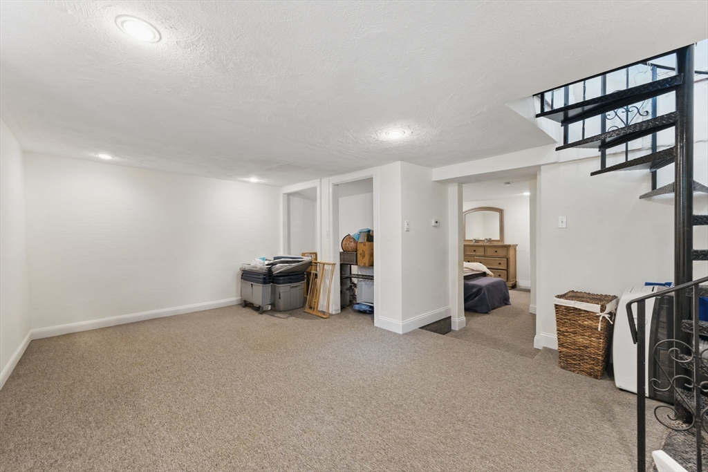 40 Chappie St # 1