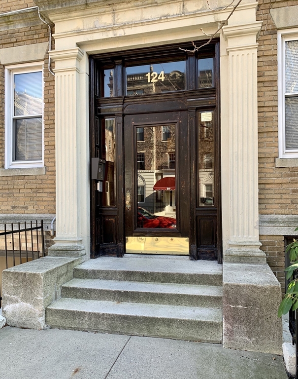 124 Peterborough St # 08