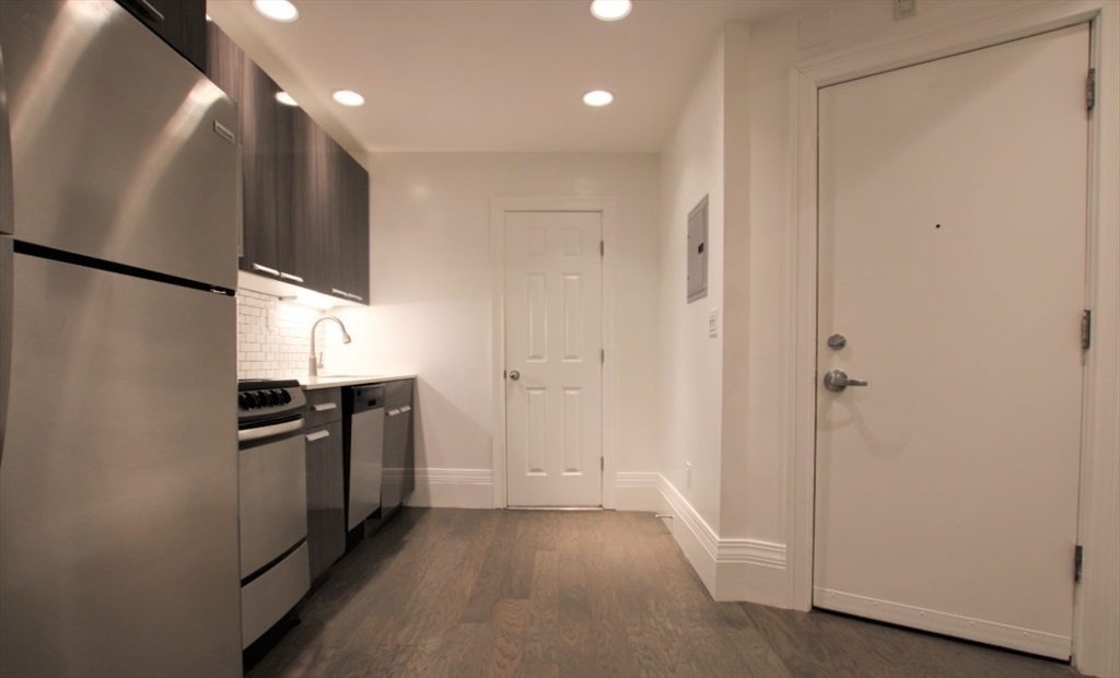 270 Newbury St # 6
