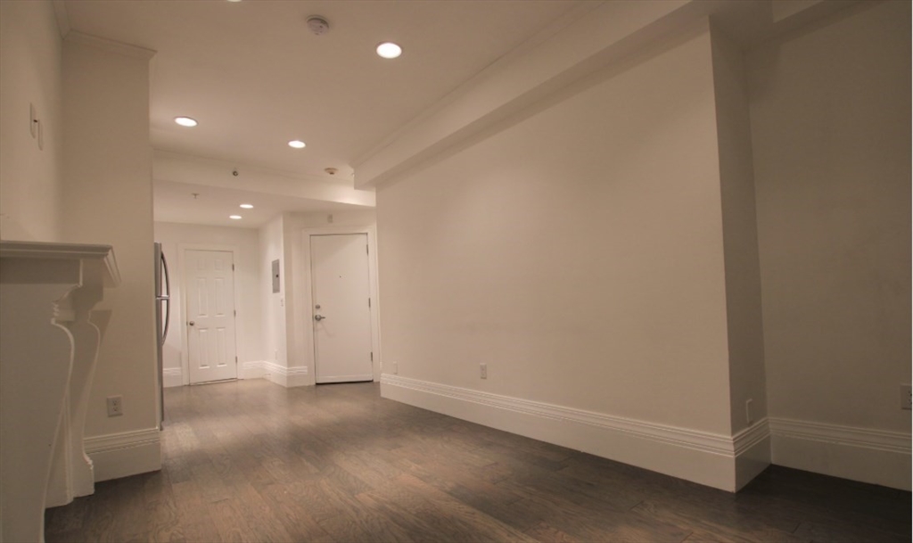 270 Newbury St # 6