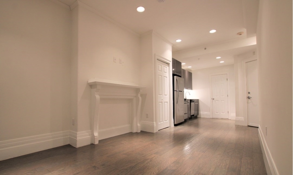 270 Newbury St # 6