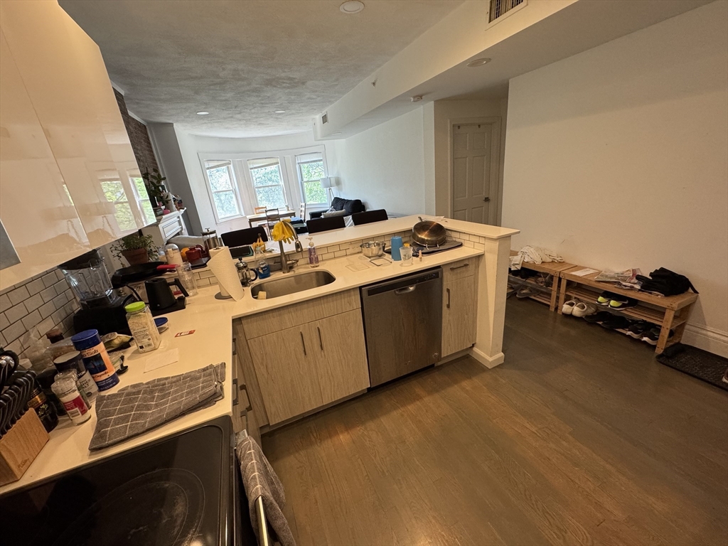 1406 Beacon St # 3