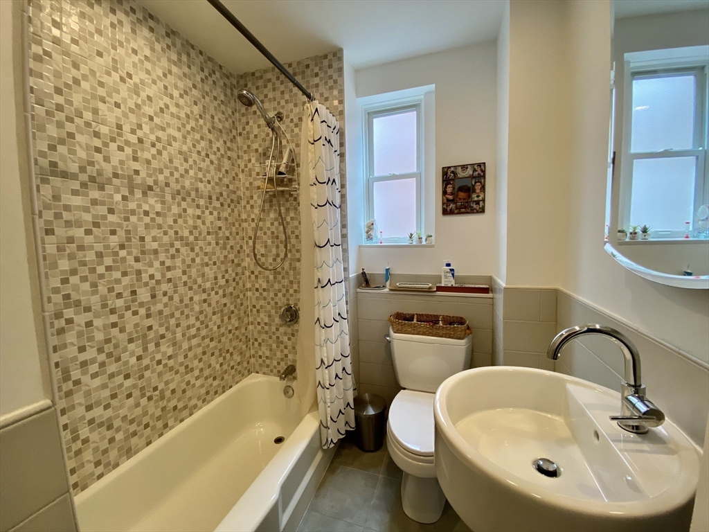 17 Perry St # 2