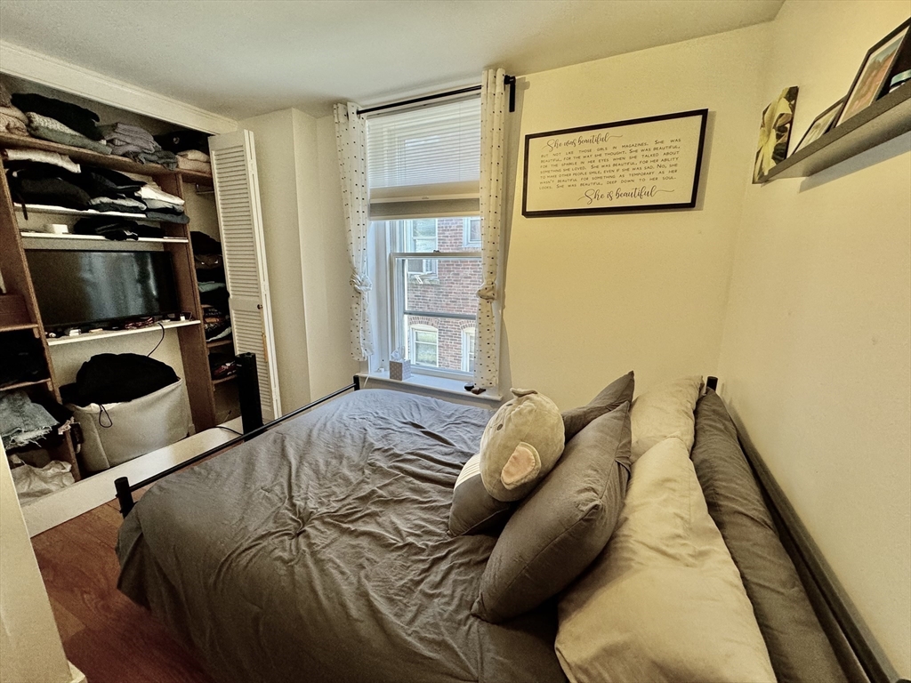 17 Perry St # 2