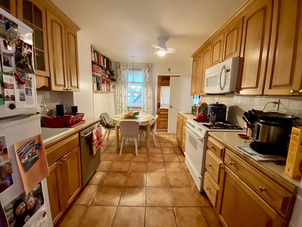 17 Perry St # 2