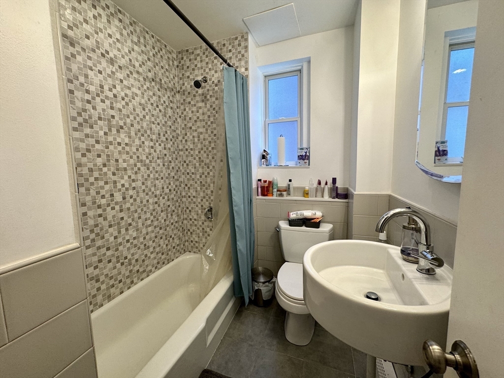 17 Perry St # 2