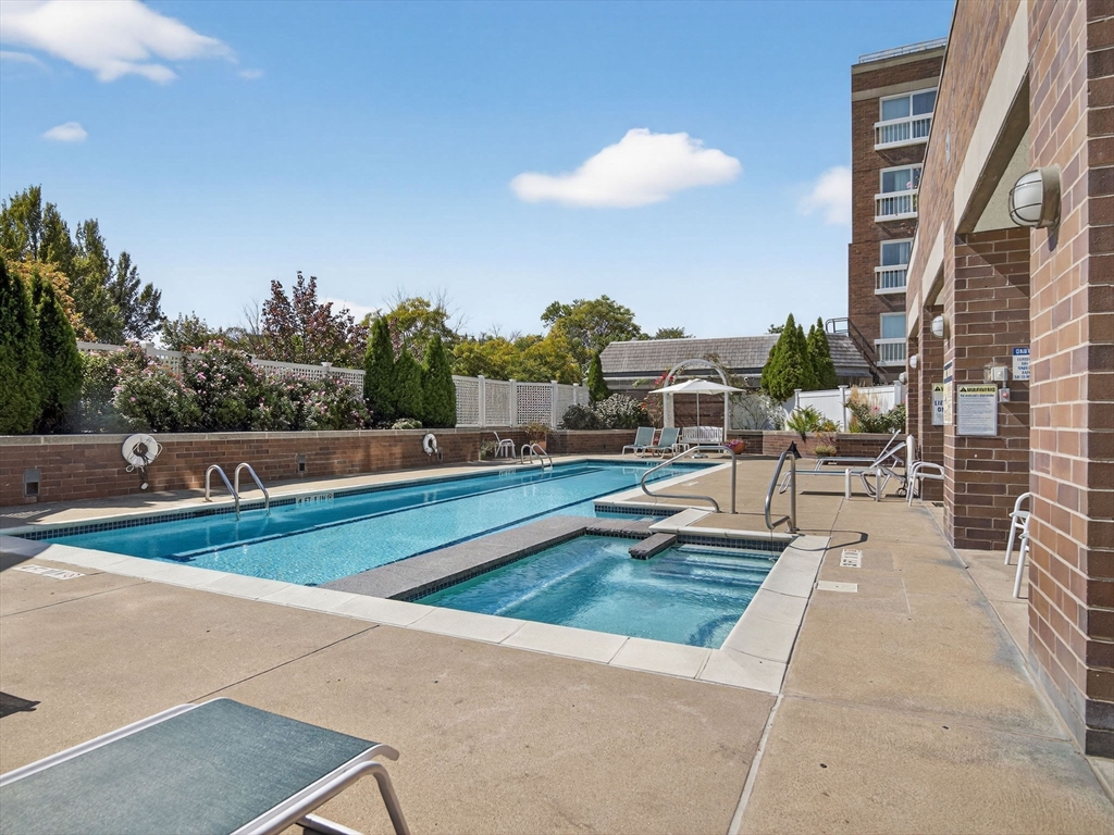 950 Massachusetts Ave. # 106