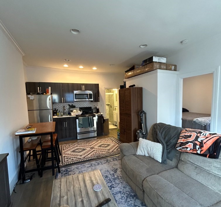 225 Newbury St # 4F