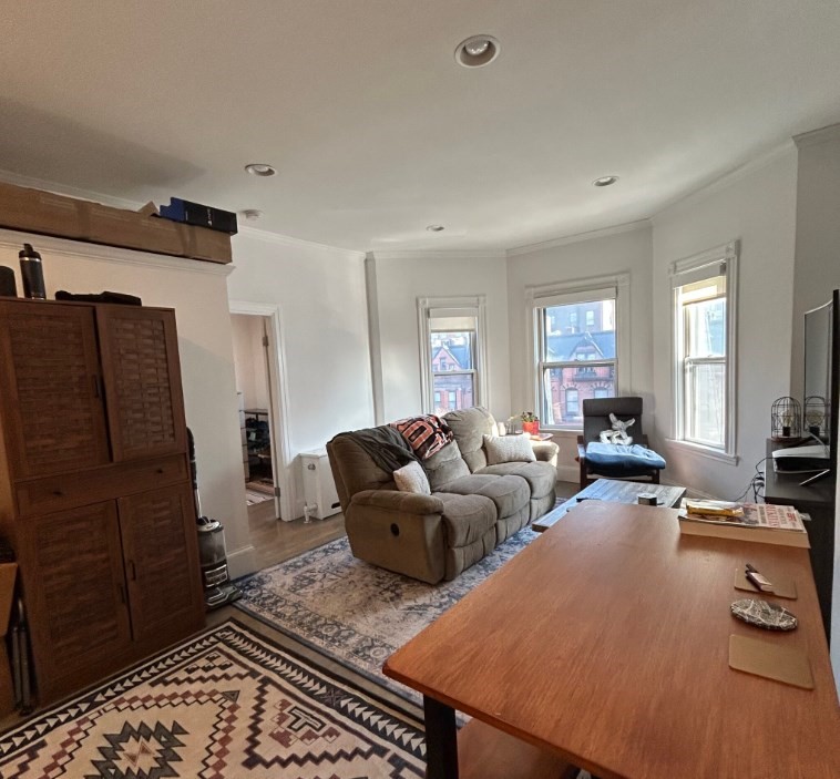 225 Newbury St # 4F