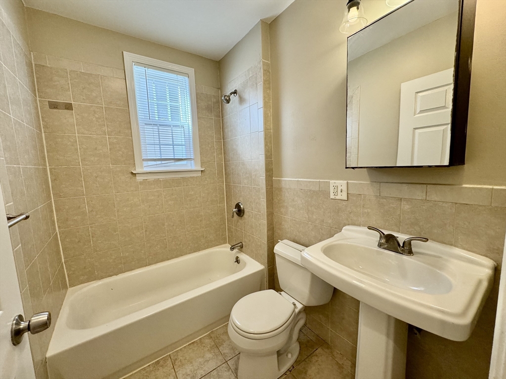22 Elmore St # 3