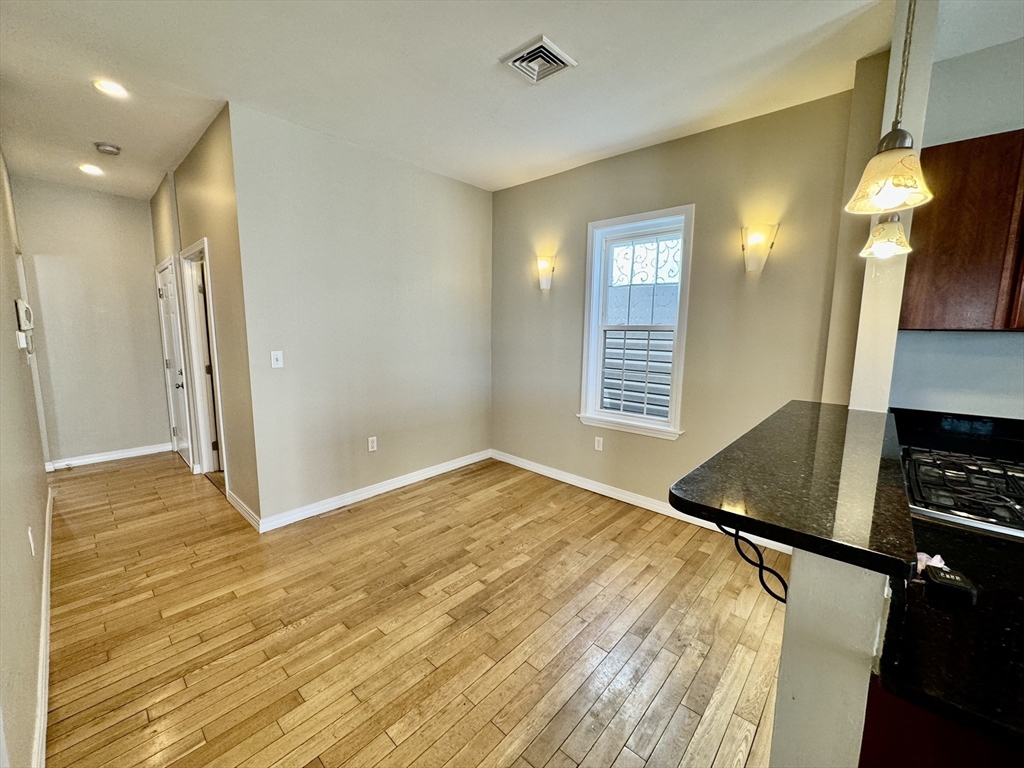 22 Elmore St # 3
