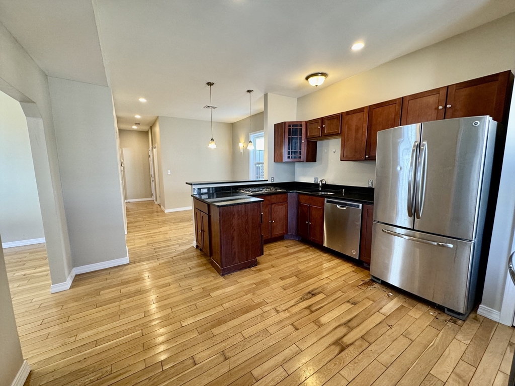 22 Elmore St # 3