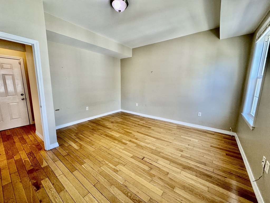22 Elmore St # 3