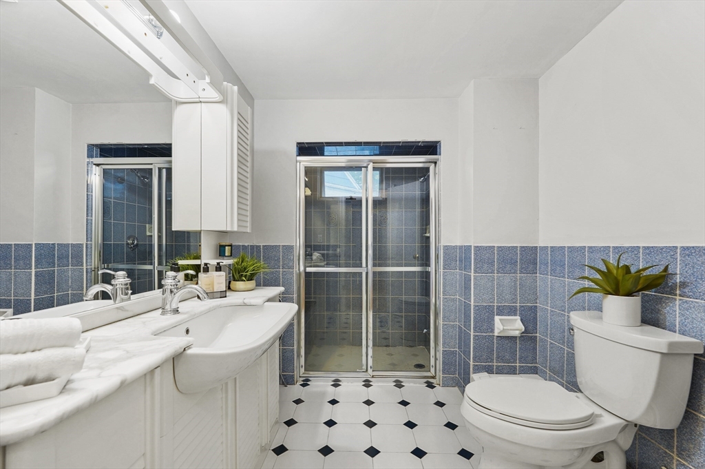20 Willow Street # 1