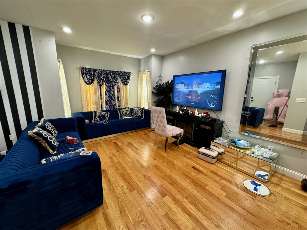 17 George St # 1