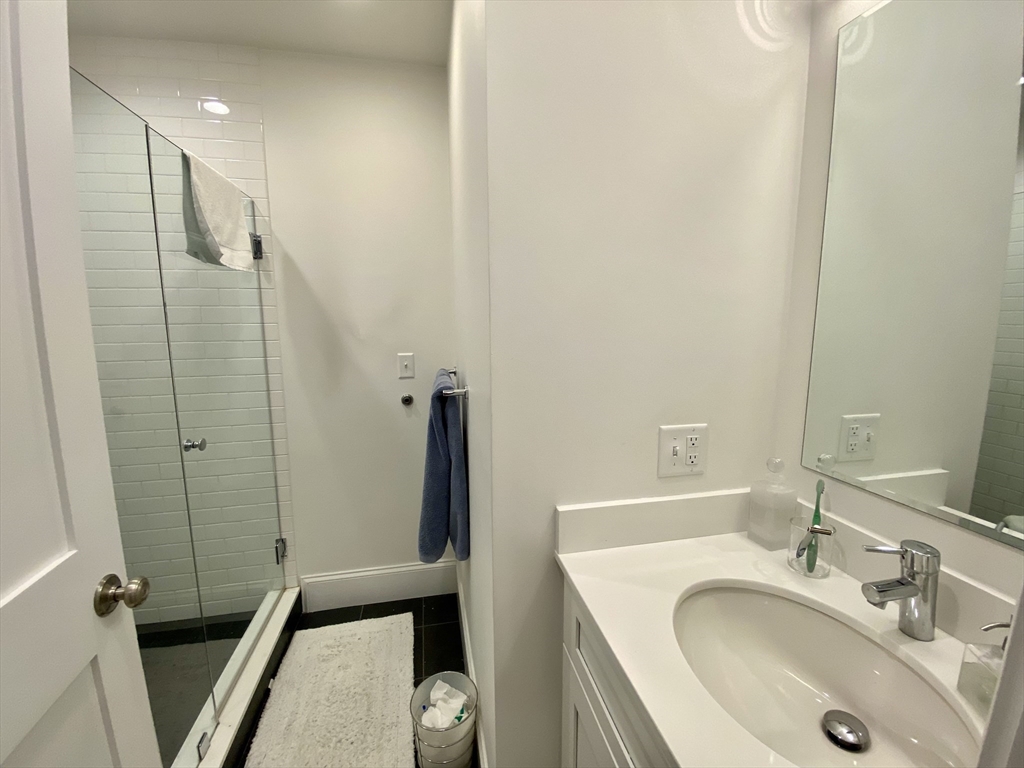 405 S Huntington Ave # 2R