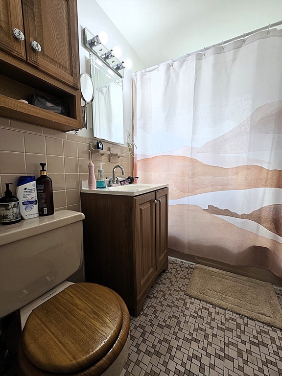 54 Bryon Road # 4