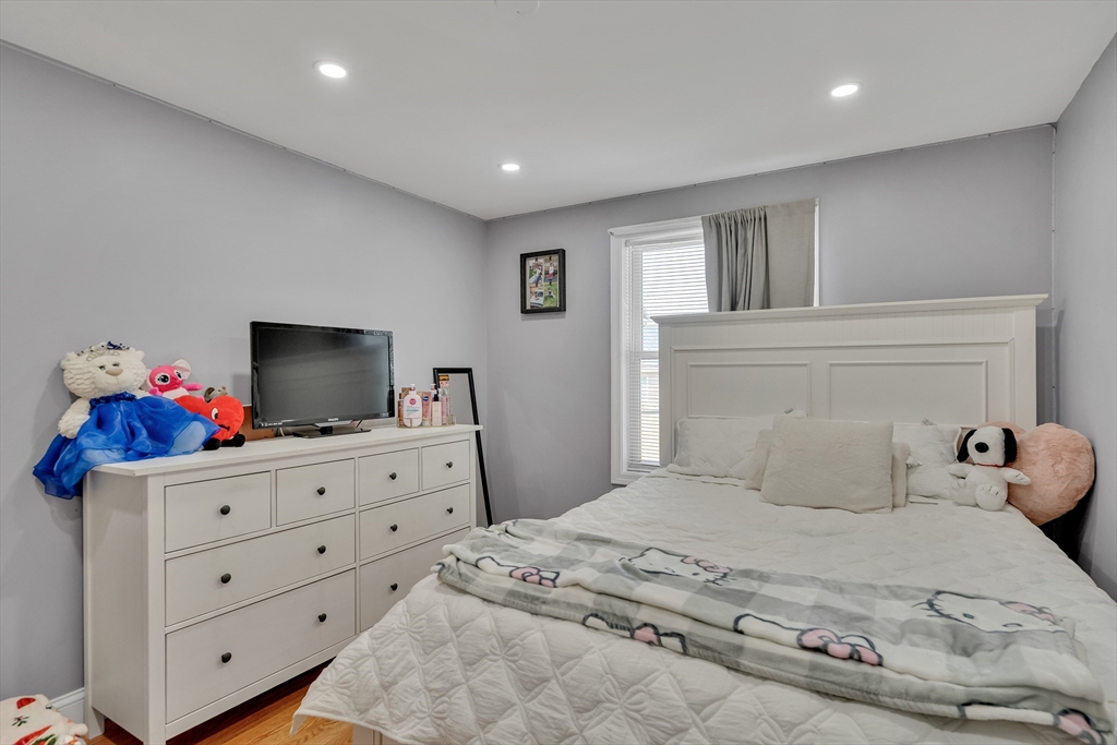 30 Donlon St