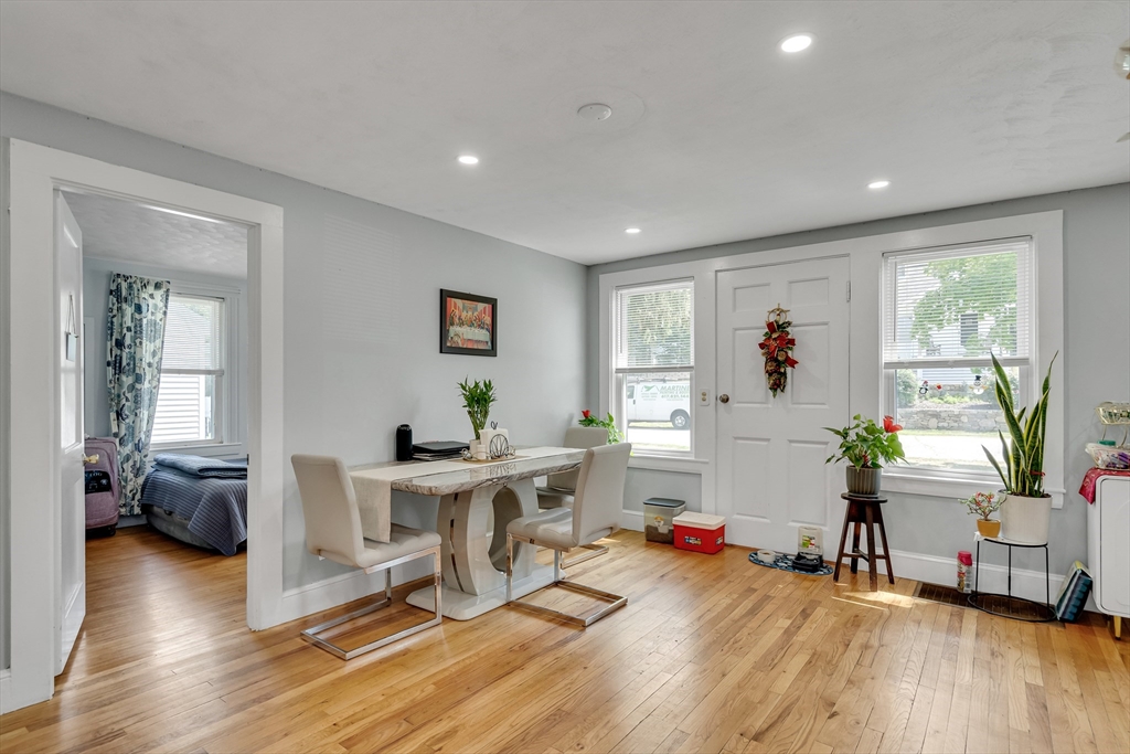 30 Donlon St