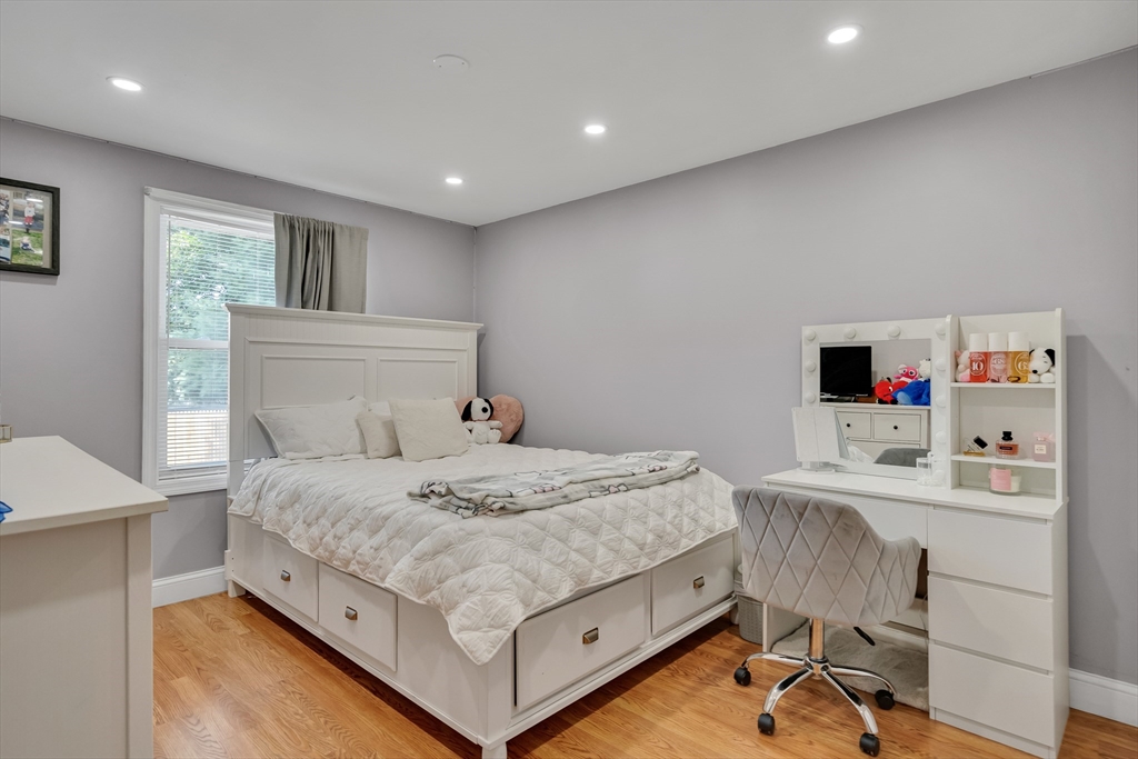 30 Donlon St