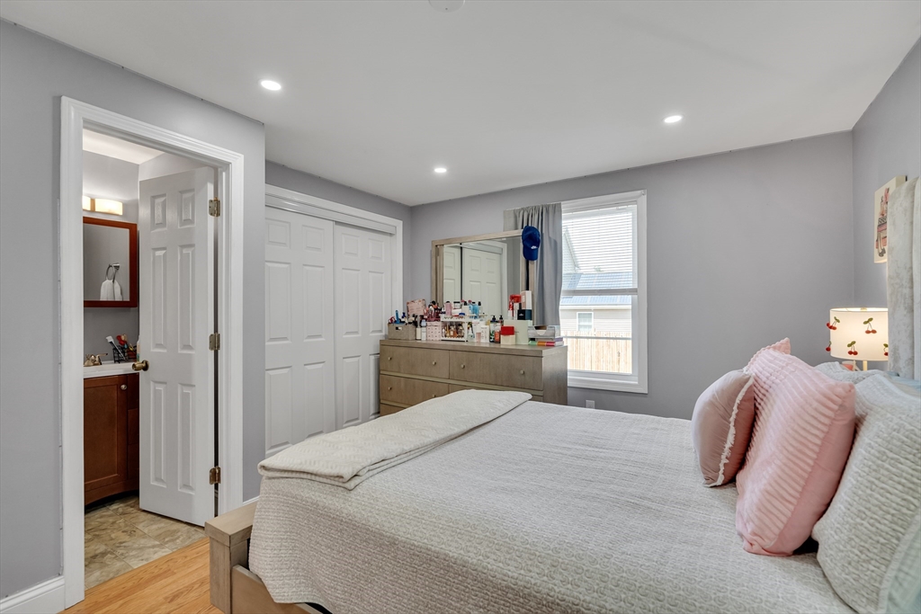 30 Donlon St