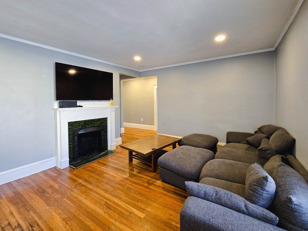 235-237 Chestnut Hill Ave # 1