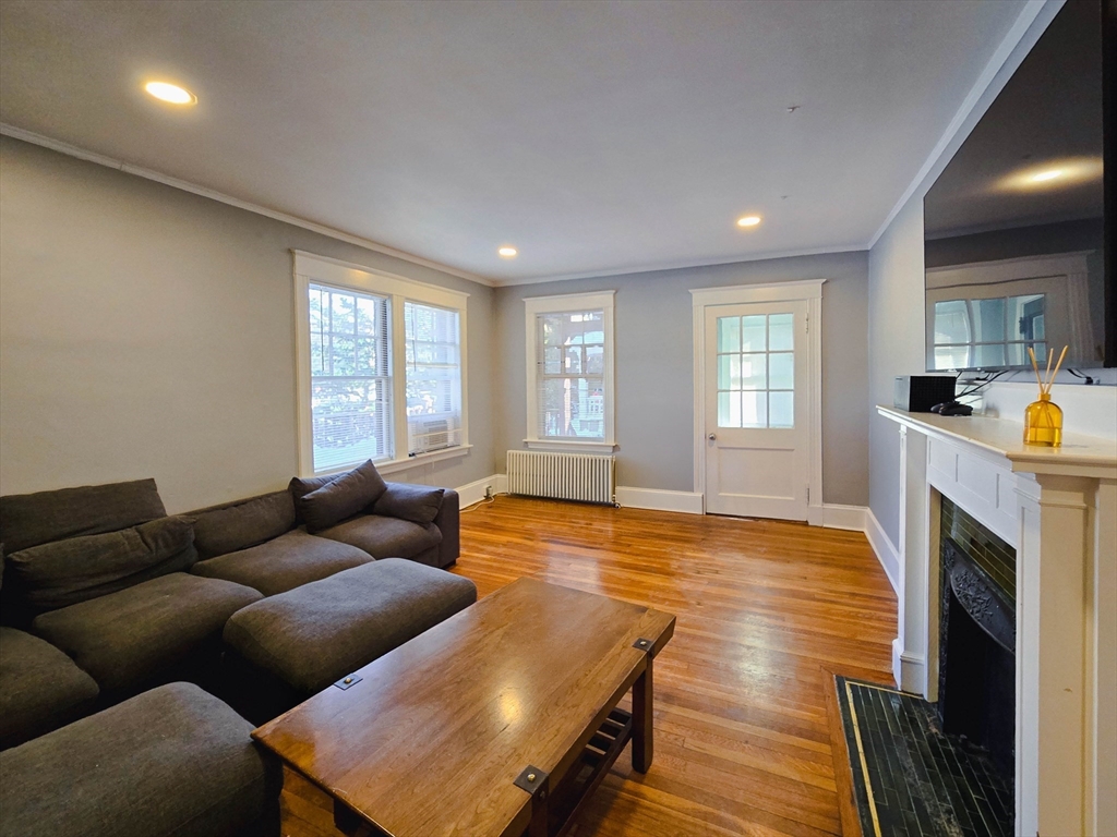 235-237 Chestnut Hill Ave # 1