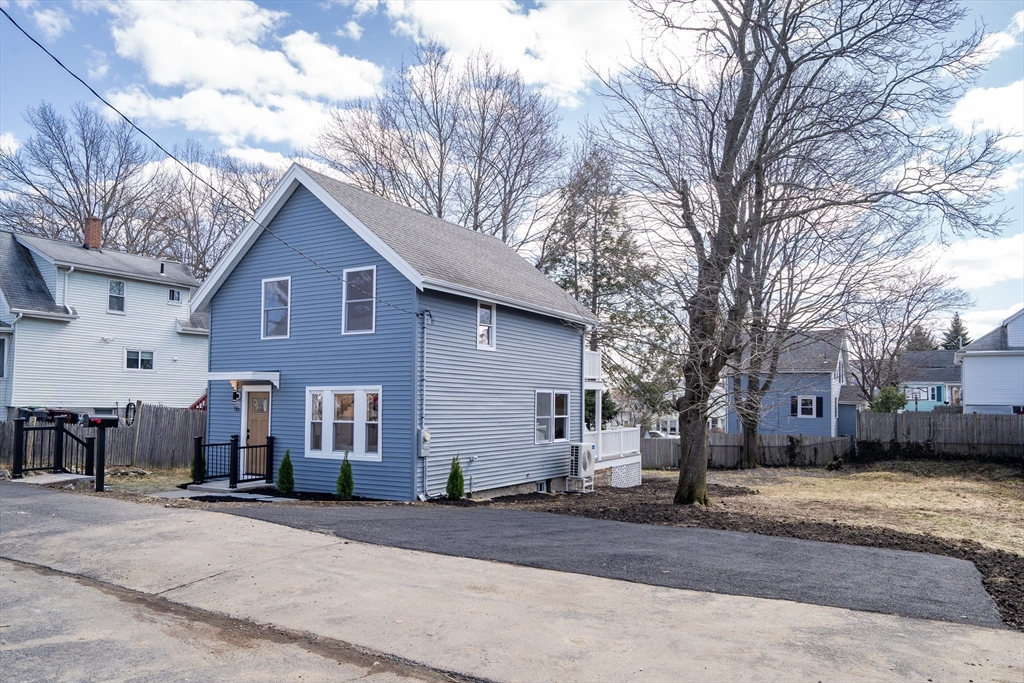 56 Riverview St