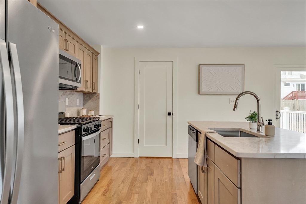 56 Riverview St