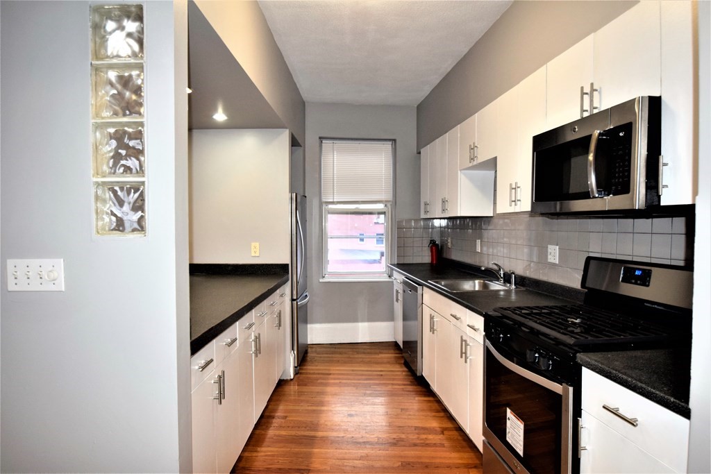 83 Glenville Ave # 2