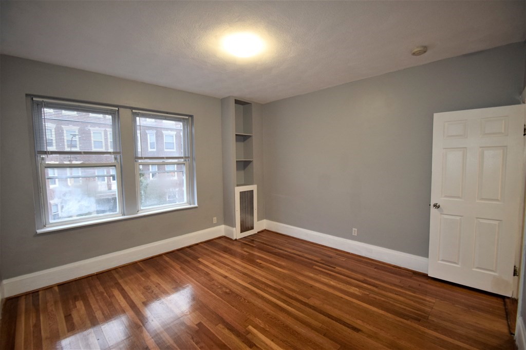 83 Glenville Ave # 2