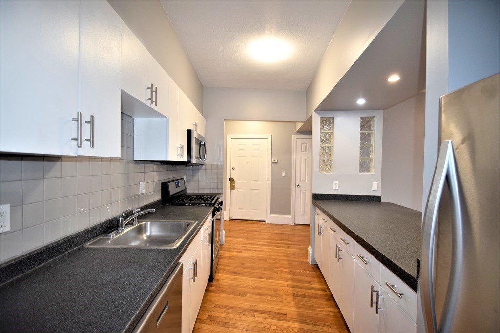 83 Glenville Ave # 2