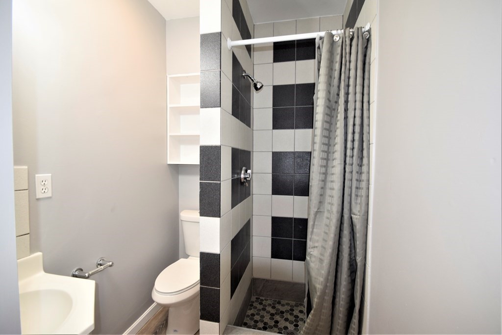 83 Glenville Ave # 2