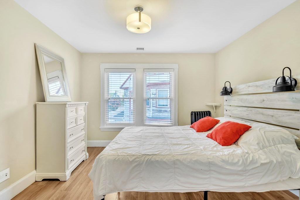 548 High St
