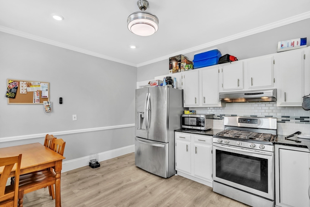 548 High St