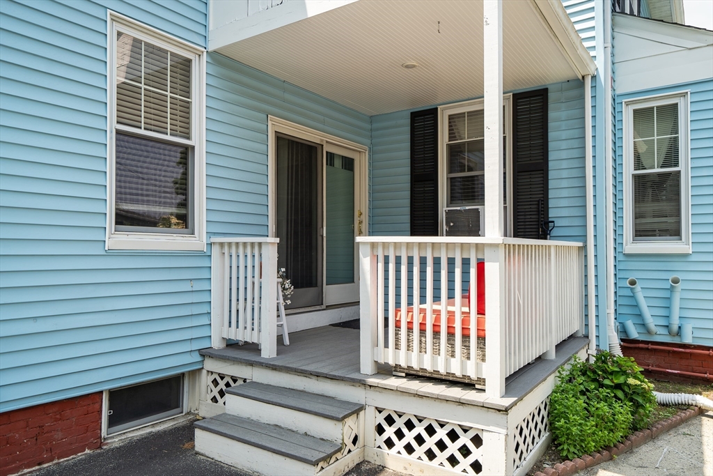 548 High St