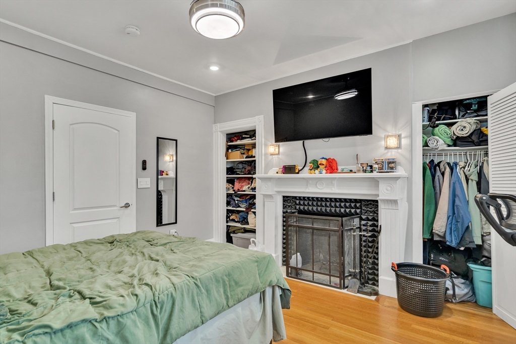 548 High St