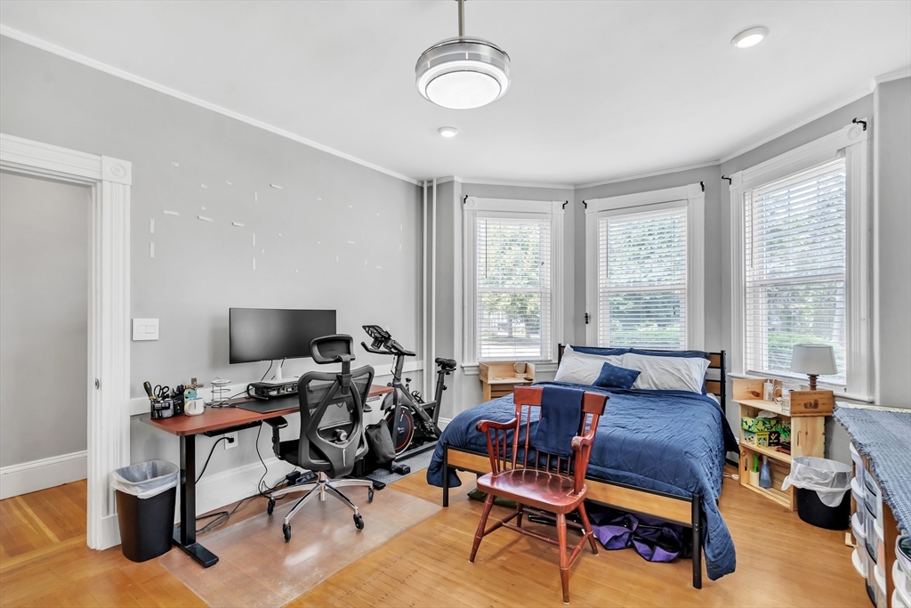 548 High St