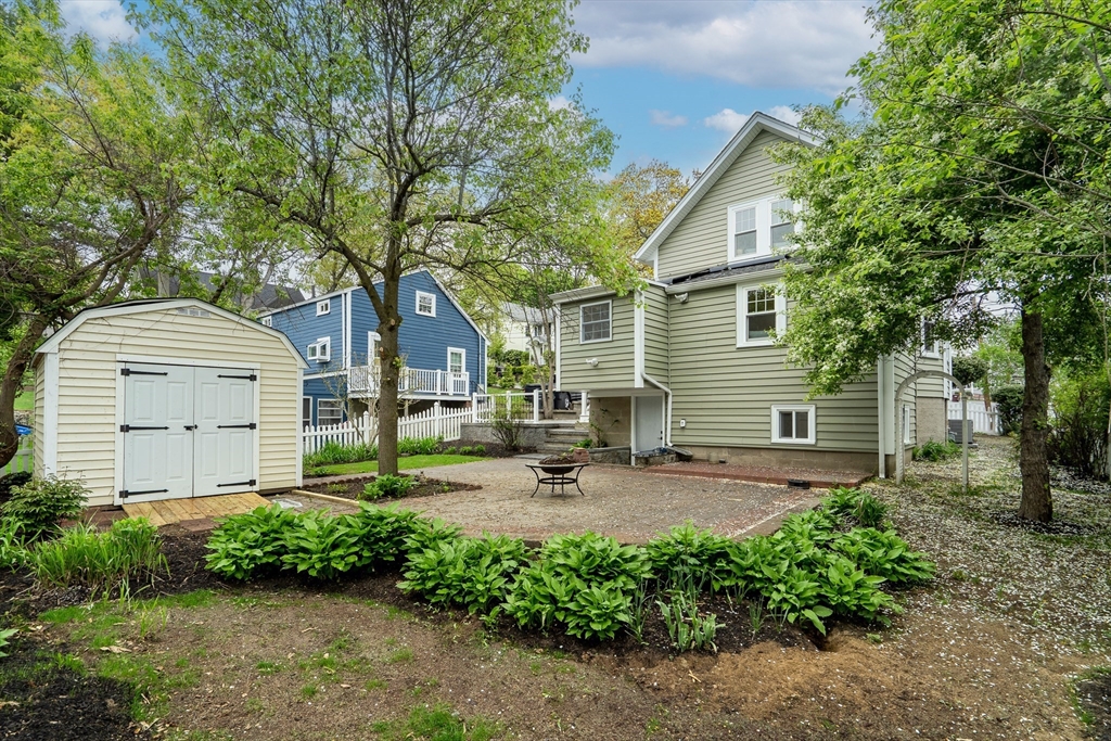 20 Riverview St