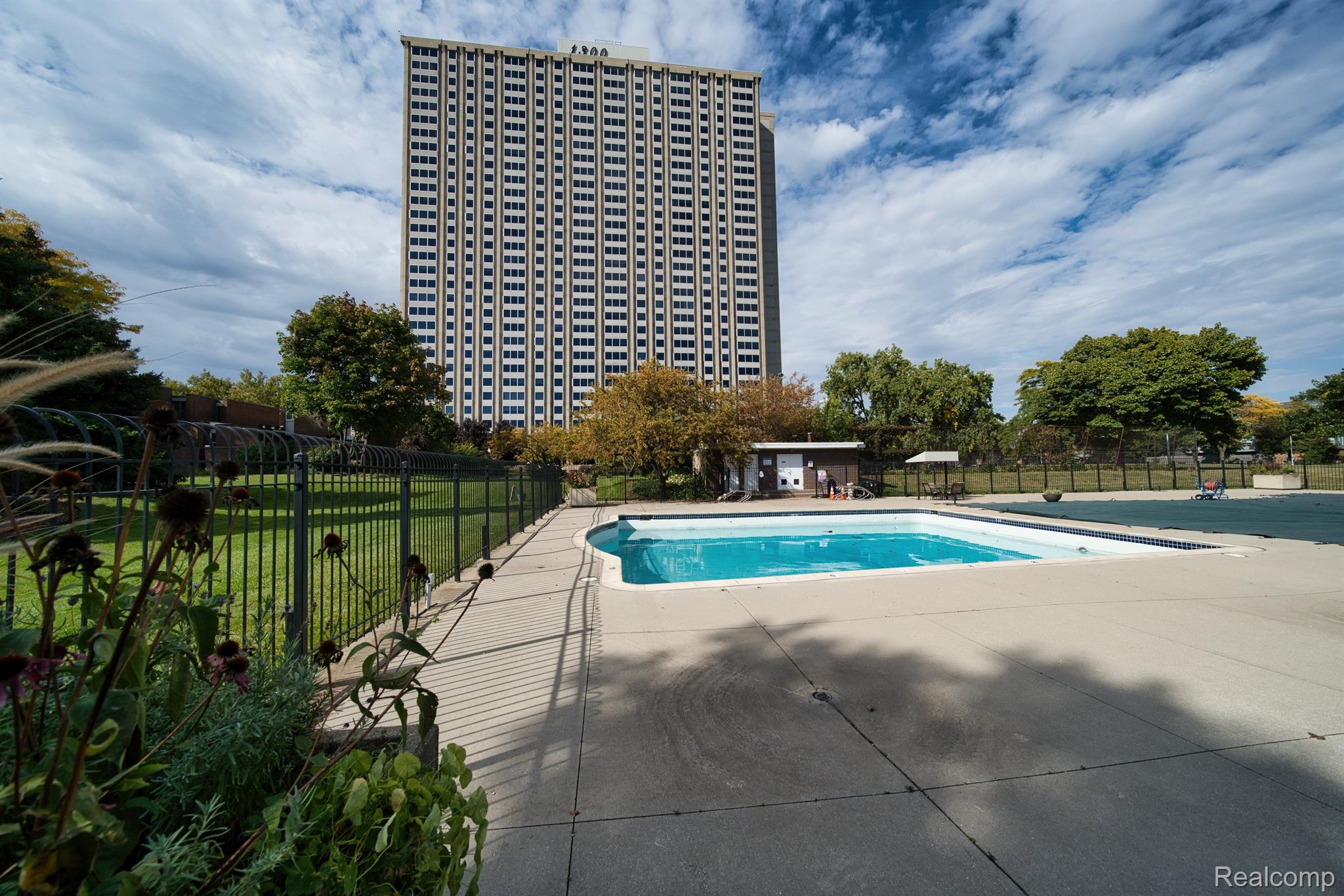 1300 E LAFAYETTE Street Unit: 1003