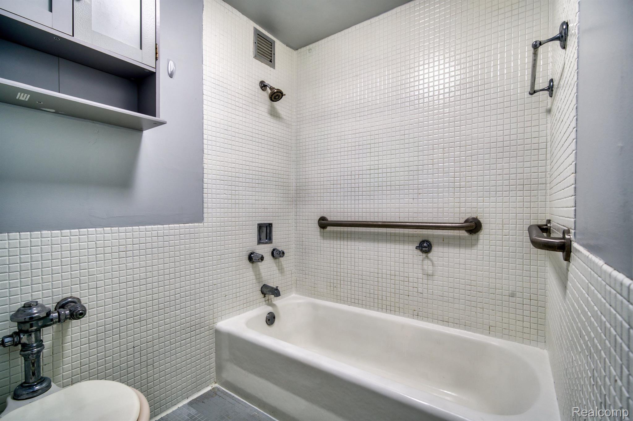 1300 E LAFAYETTE Street Unit: 1003