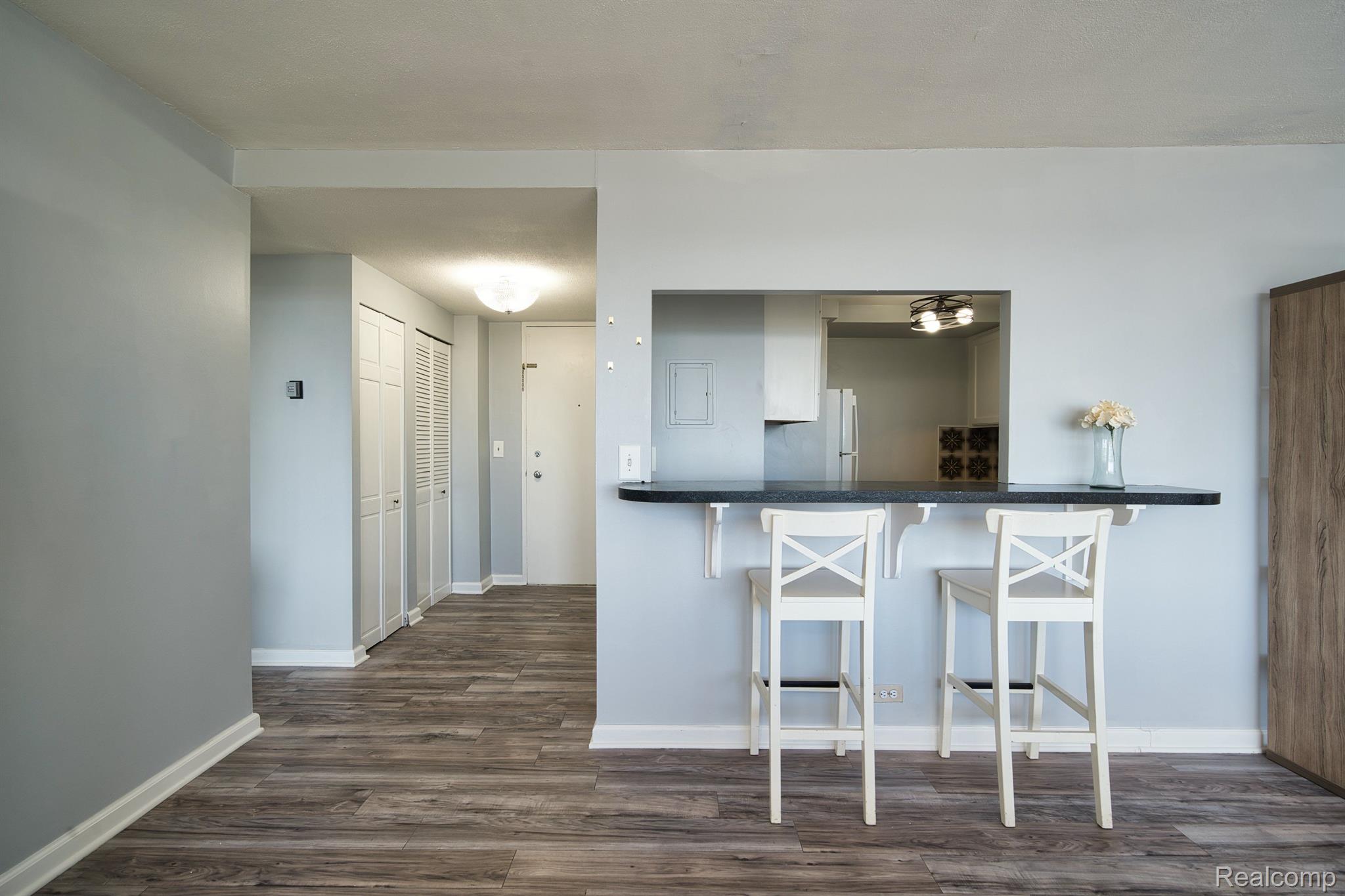 1300 E LAFAYETTE Street Unit: 1003